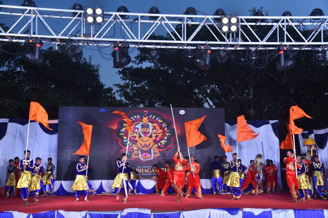 Education Must Instil Culture and Morality in Children Prof. Mahadeva Prasanna at ʼRashtrotsavaʼ RVK - Dharwad (27)