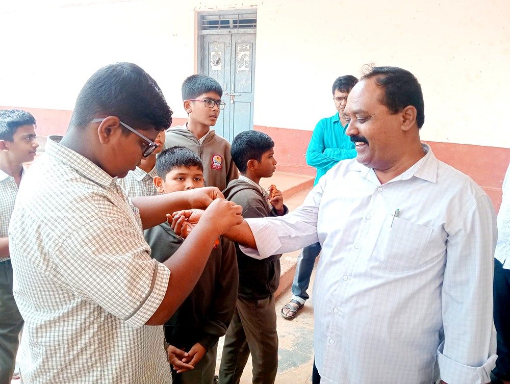 Raksha Bandhan Celebrated Across Village Schools by RVK – Dharwad (17)